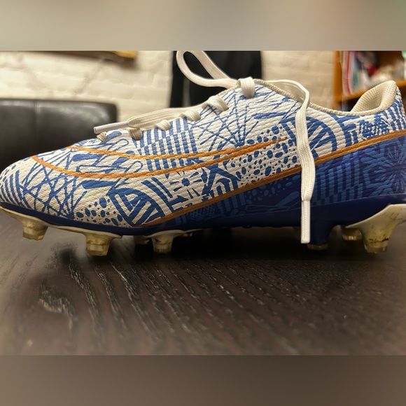 Roniluu Soccer Cleats / Football Boots - Picture 3 of 5